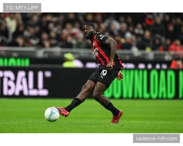 高位压迫反成软肋？AC米兰一压上去就被打穿